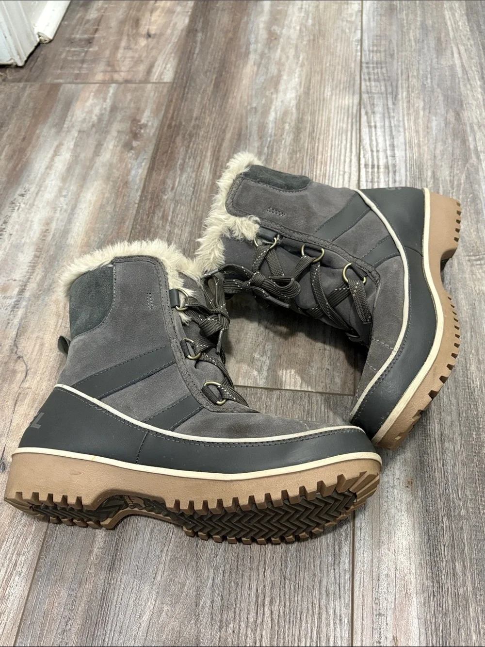 Sorel Tivolli II gray winter snow boots 7.5
